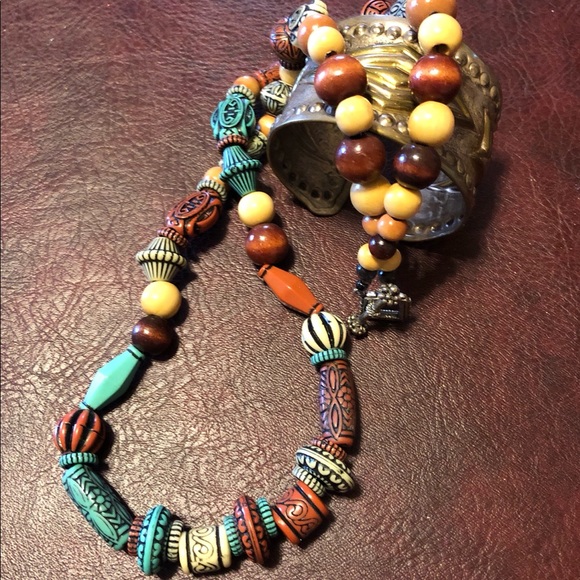 Necklace and bracelet-EUC - Picture 2 of 12